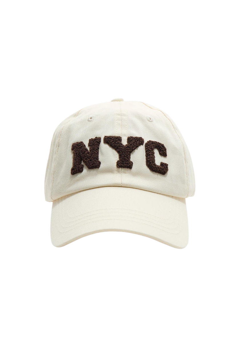 Gorra para mujer estilo NYC con letras café de tamaño grande sin modelo