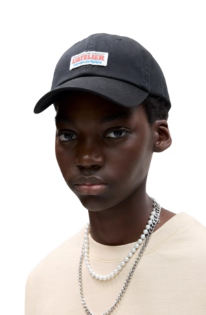 Gorras negras SRIXON Atelier en algodón premium, ajustables y cómodas. Perfectas para golf, actividades al aire libre y uso diario con estilo deportivo.