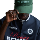Gorras hombre vestir SRIXON “No Drama” en verde oliva, ajustable y cómoda, perfecta para uso diario y actividades al aire libre con estilo relajado y moderno.